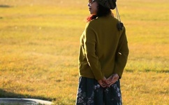 躺床上丝袜老阿姨